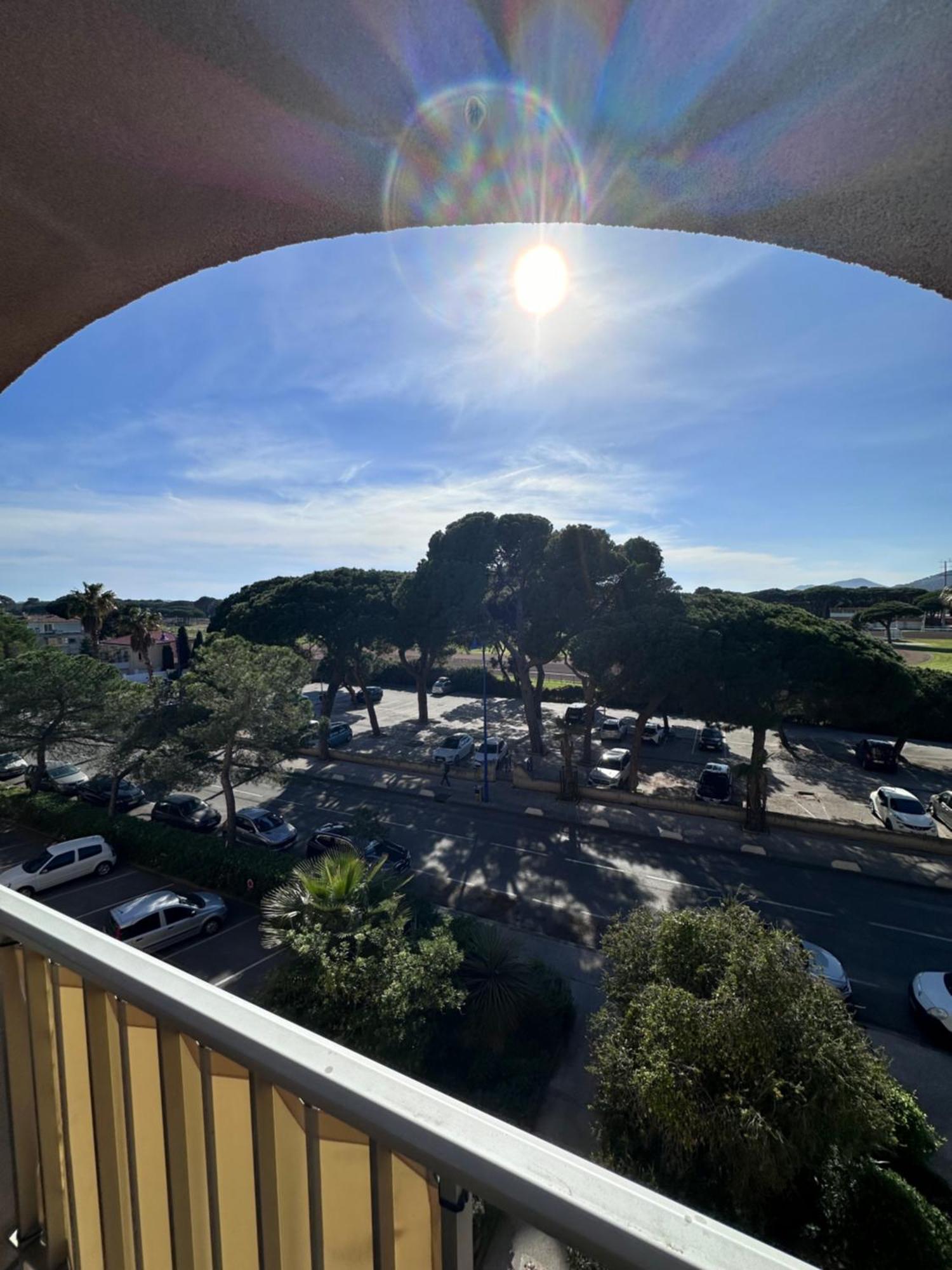 Ferienwohnung Sejour Au Port Hyères Exterior foto