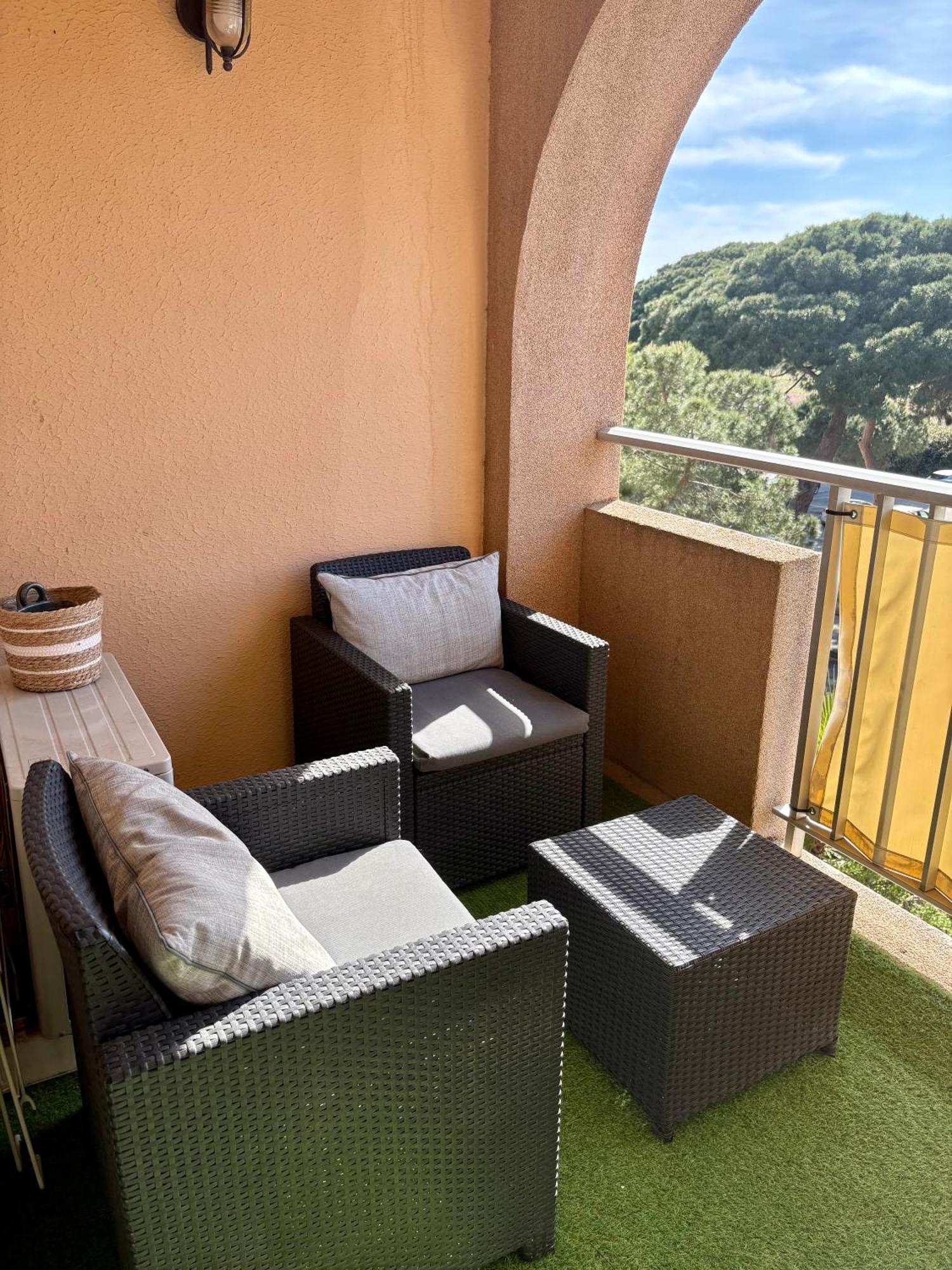 Ferienwohnung Sejour Au Port Hyères Exterior foto