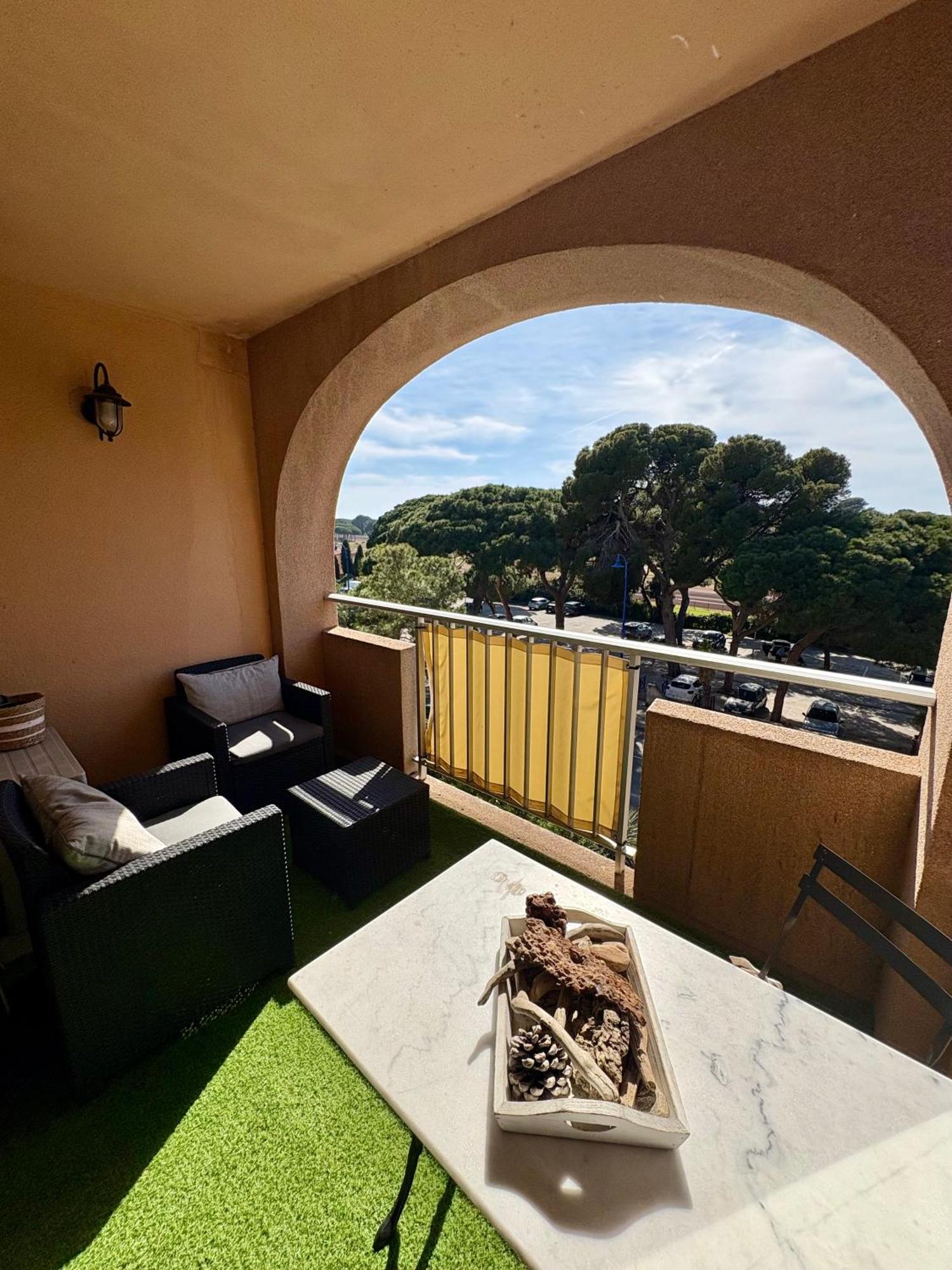 Ferienwohnung Sejour Au Port Hyères Exterior foto